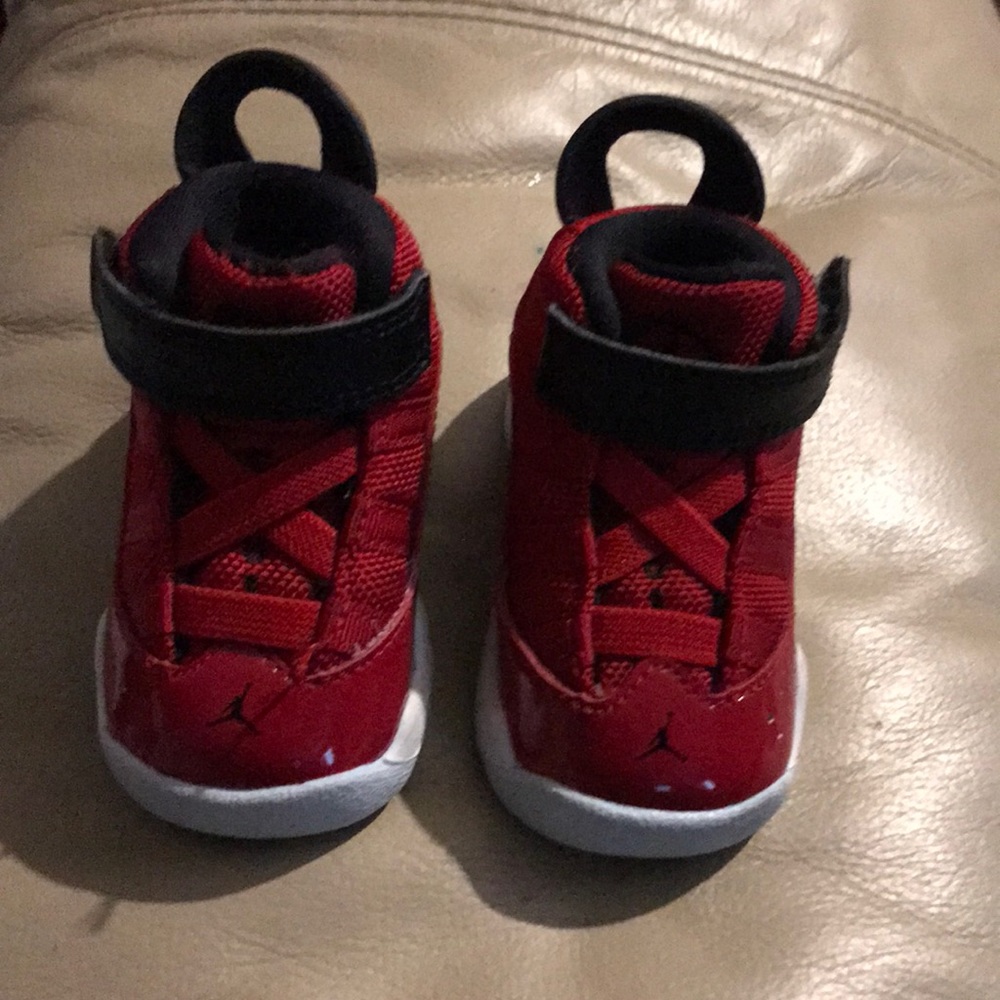 Unisex Jordan’s! ❤️🖤
